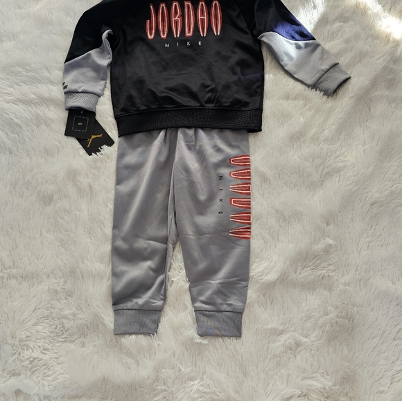 Jordan 18M 2 Piece Set NEW - Picture 2 of 4